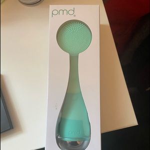 Pmd clean smart facial device